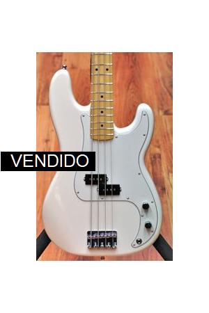Fender American Standard Precison Artic White Fender American Standard Precison Artic White
